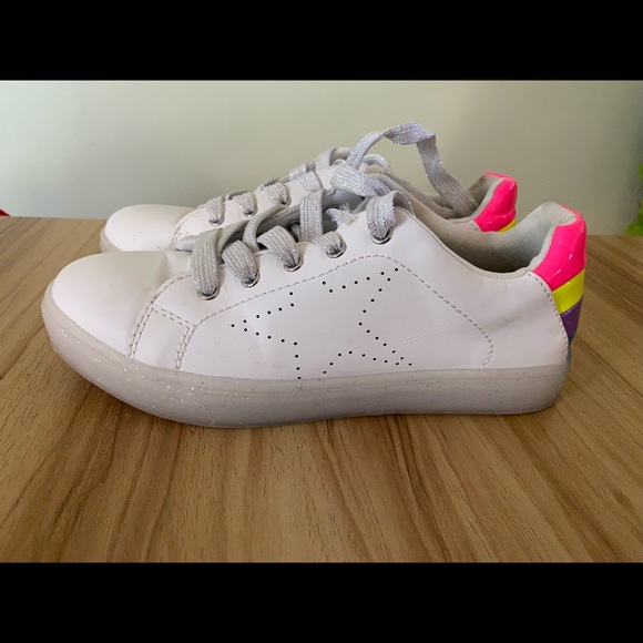 Steve Madden girls sneakers - Picture 1 of 1